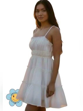 Trixxi ~Square-Neck ~Mini Dress ~Three Tier Waist ~White w/Nice, Flowy, Movement